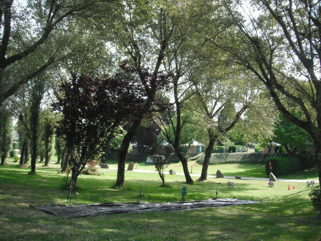 Camping Les Tournesols Sillé-le-Guillaume Exterior foto