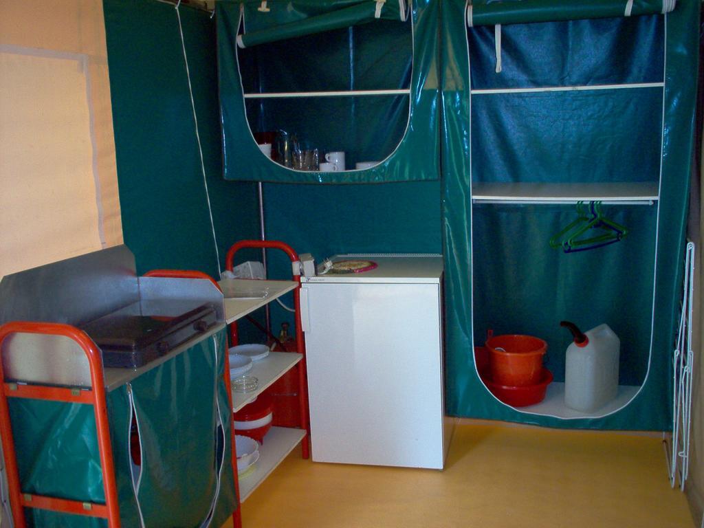 Camping Les Tournesols Sillé-le-Guillaume Exterior foto
