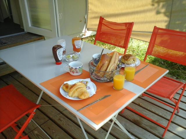 Camping Les Tournesols Sillé-le-Guillaume Exterior foto
